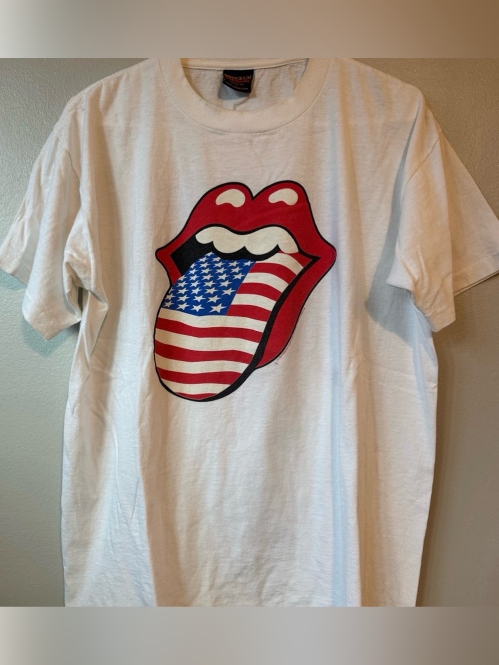 Vintage 90’s Rolling Stones 94-95
Voodoo Lounge Tour T-Shirt Brockum USA Large
